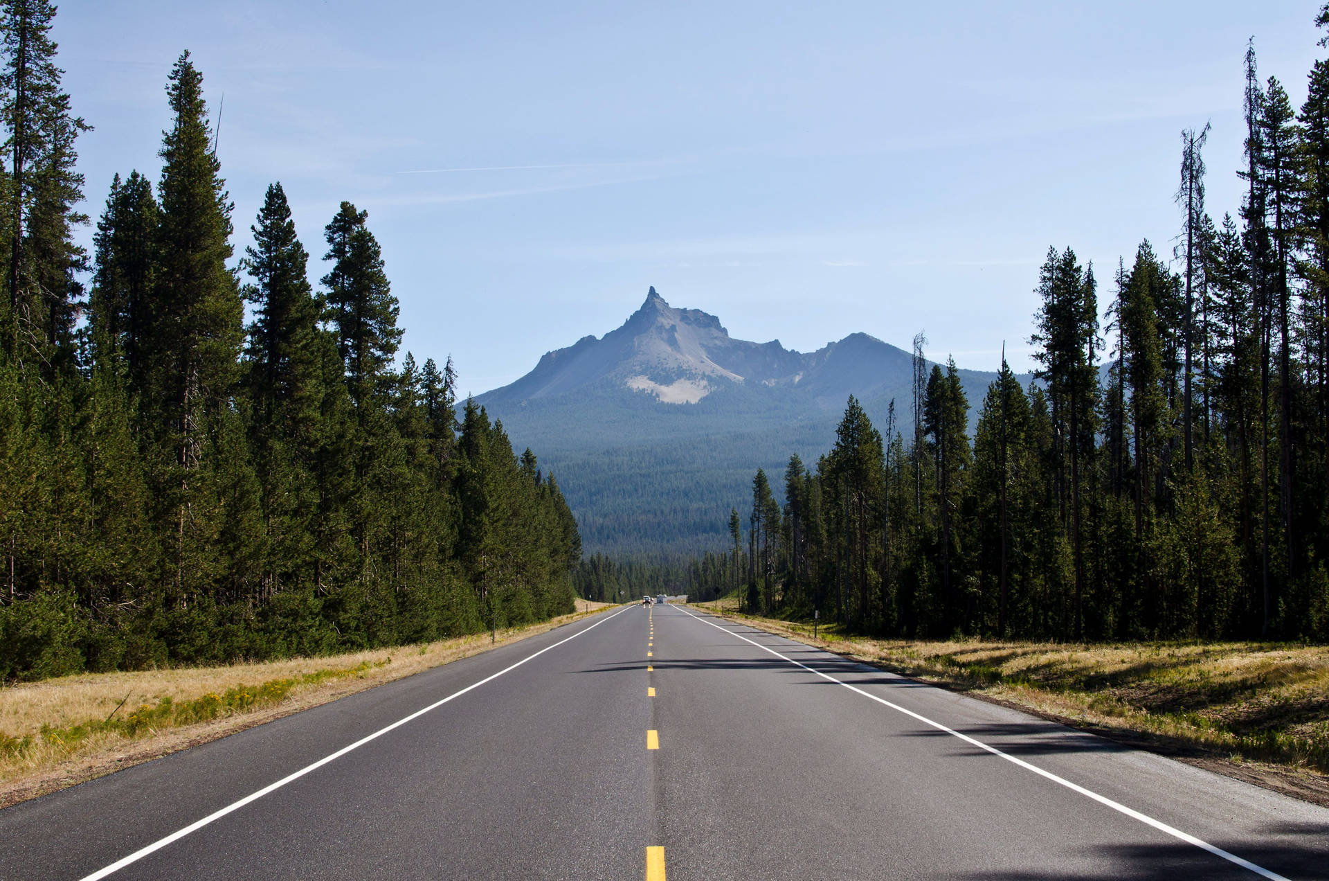 Oregon Highway Mt. Thielsen Background