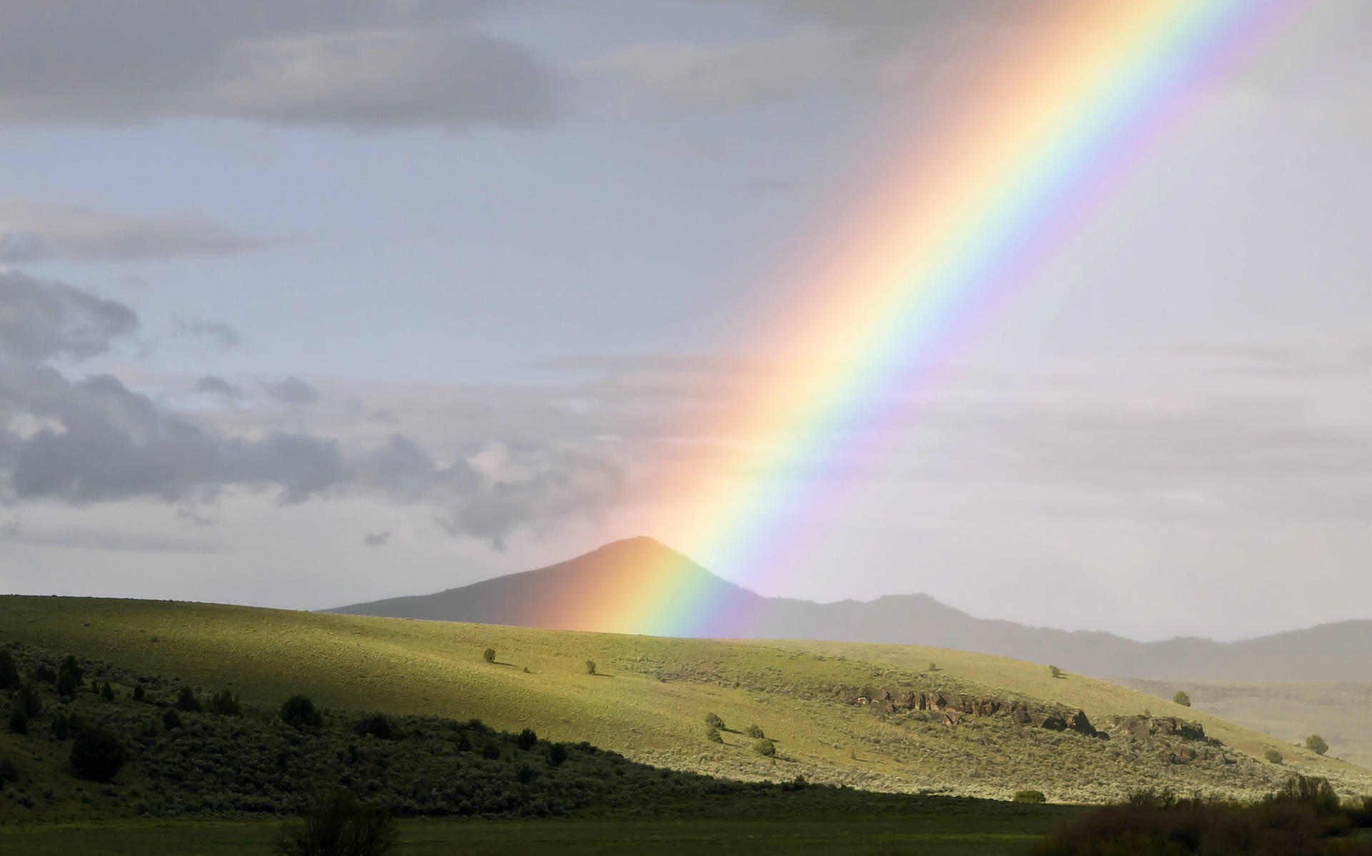 Oregon Mitchell Rainbow Background