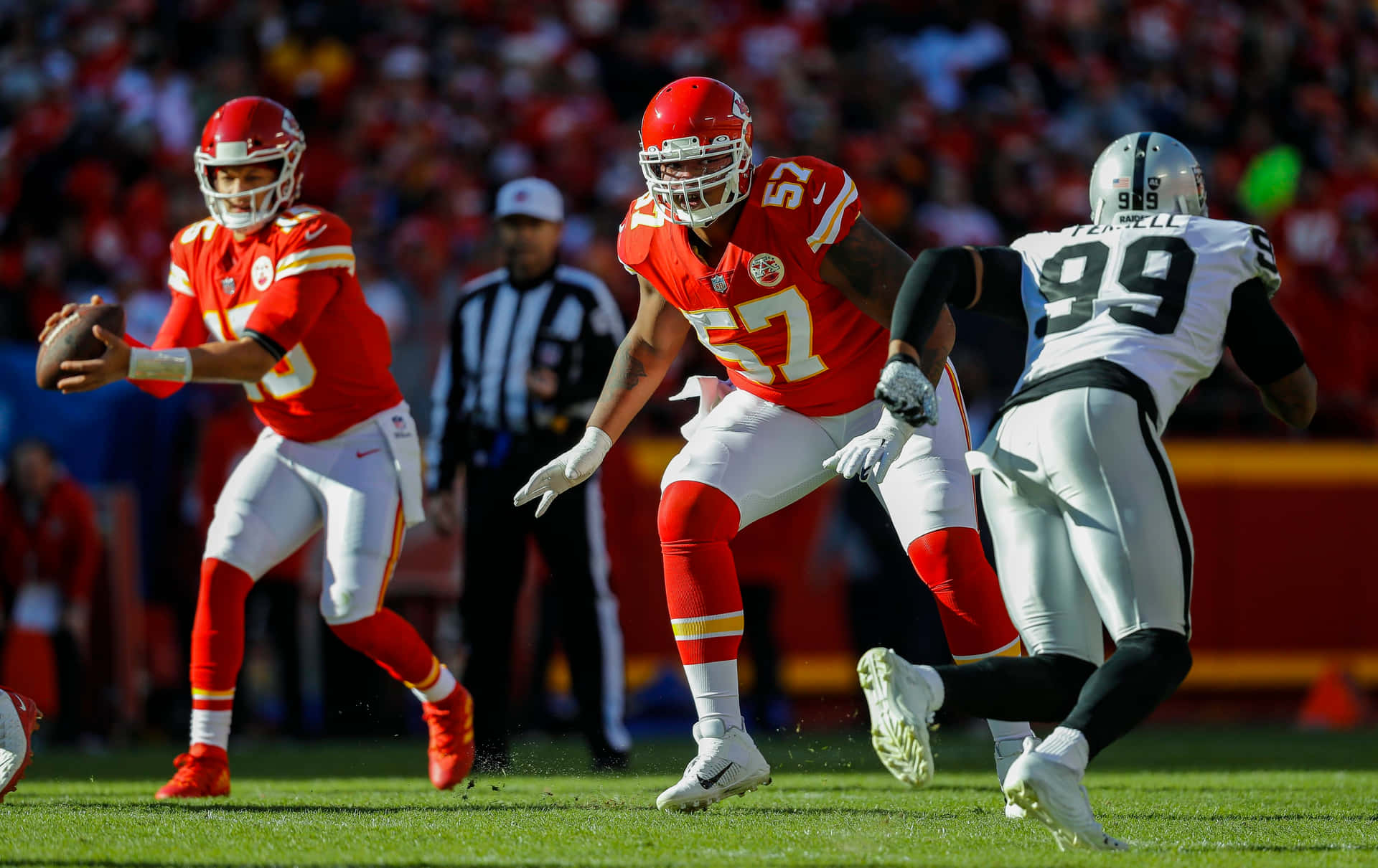 Orlando Brown Jr. Protecting Quarterback Kansas City Chiefs