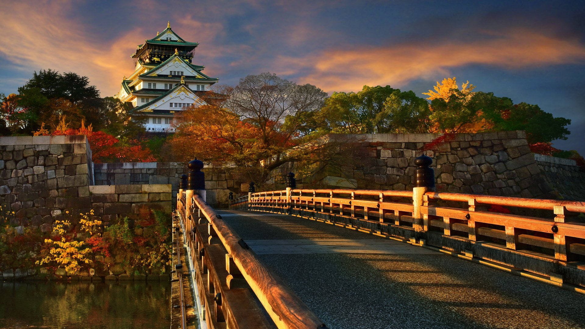 Osaka Castle Gokuraku Bridge Background