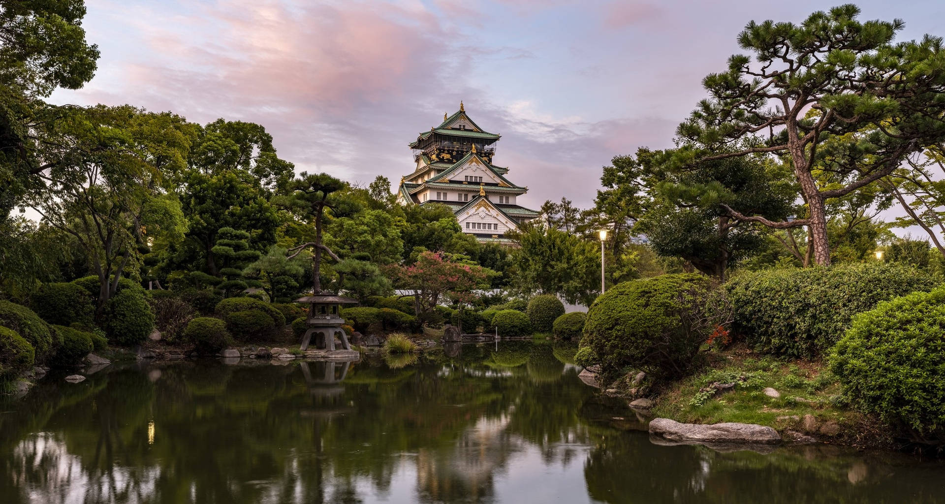 Osaka Castle Nishimura Garden Background