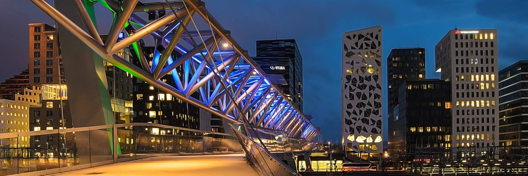 Oslo Bridge At Night Background