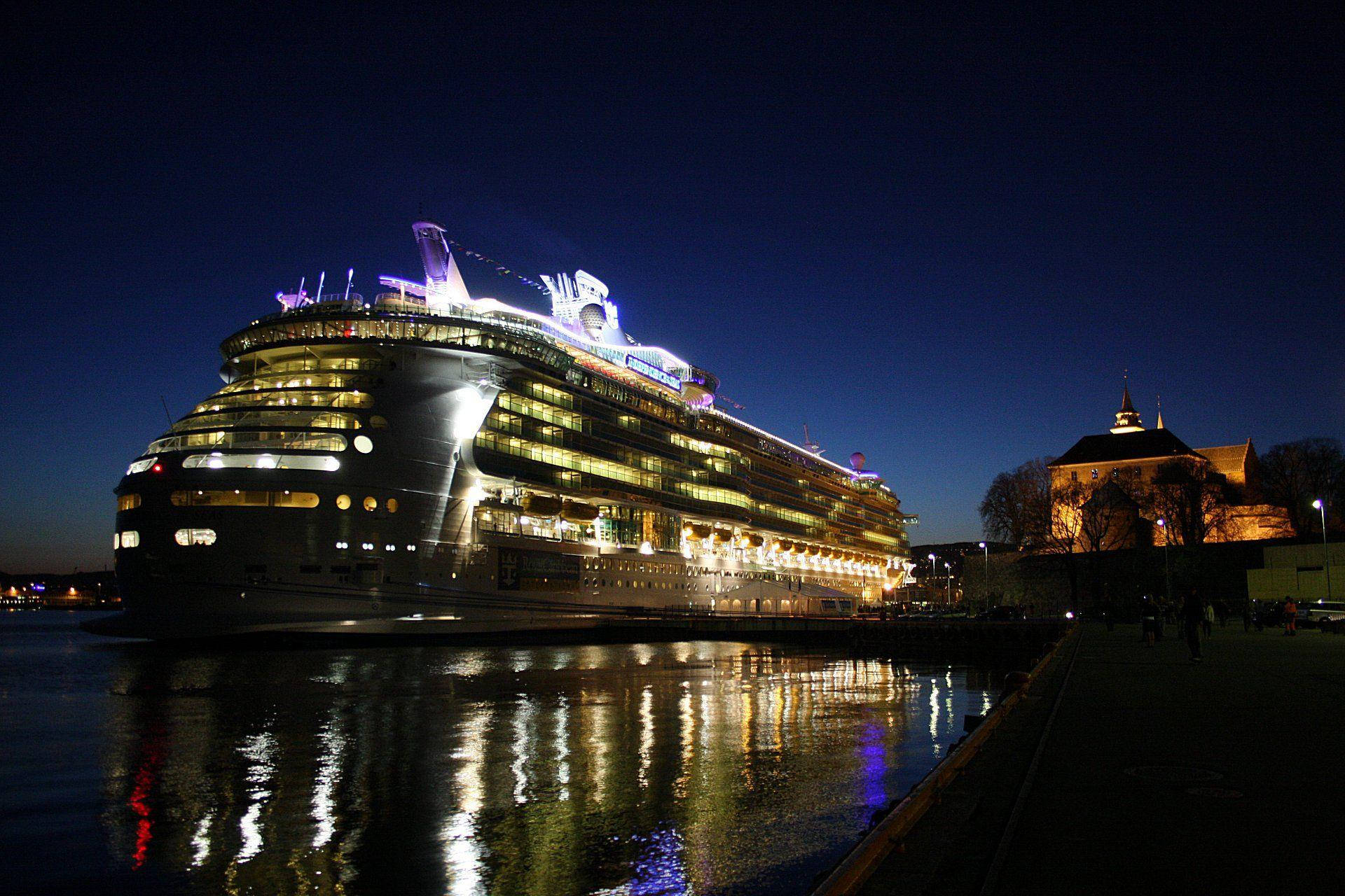 Oslo Cruise Background