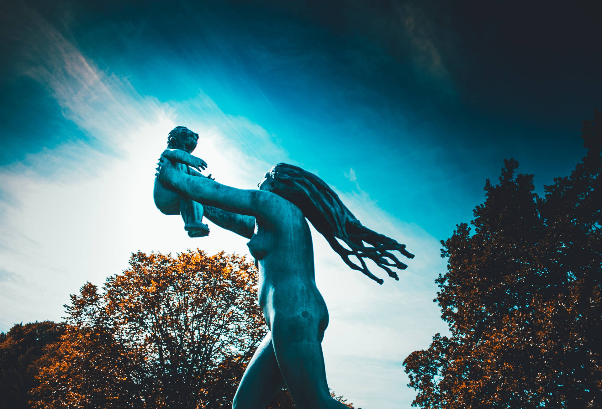 Oslo Mother Child Sculpture