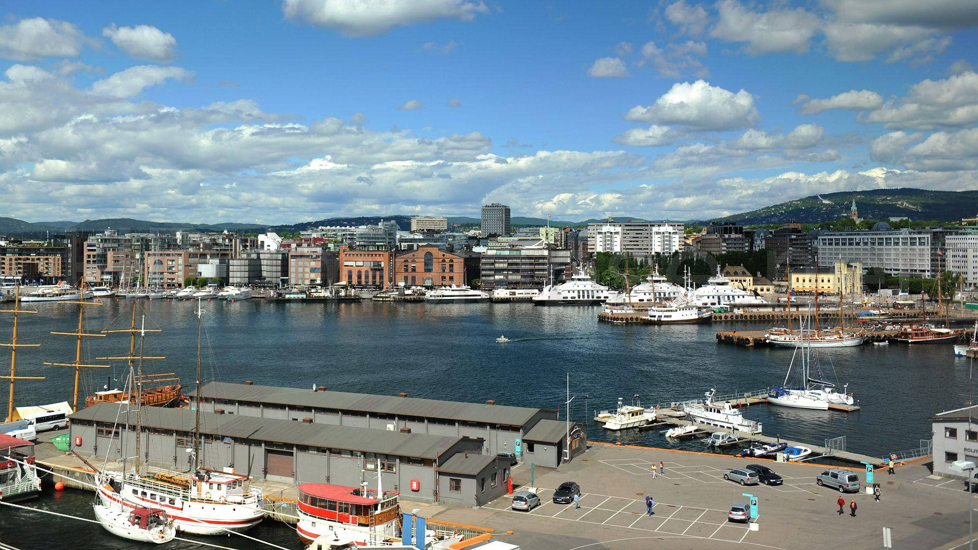 Oslo Small Boat Pier Background