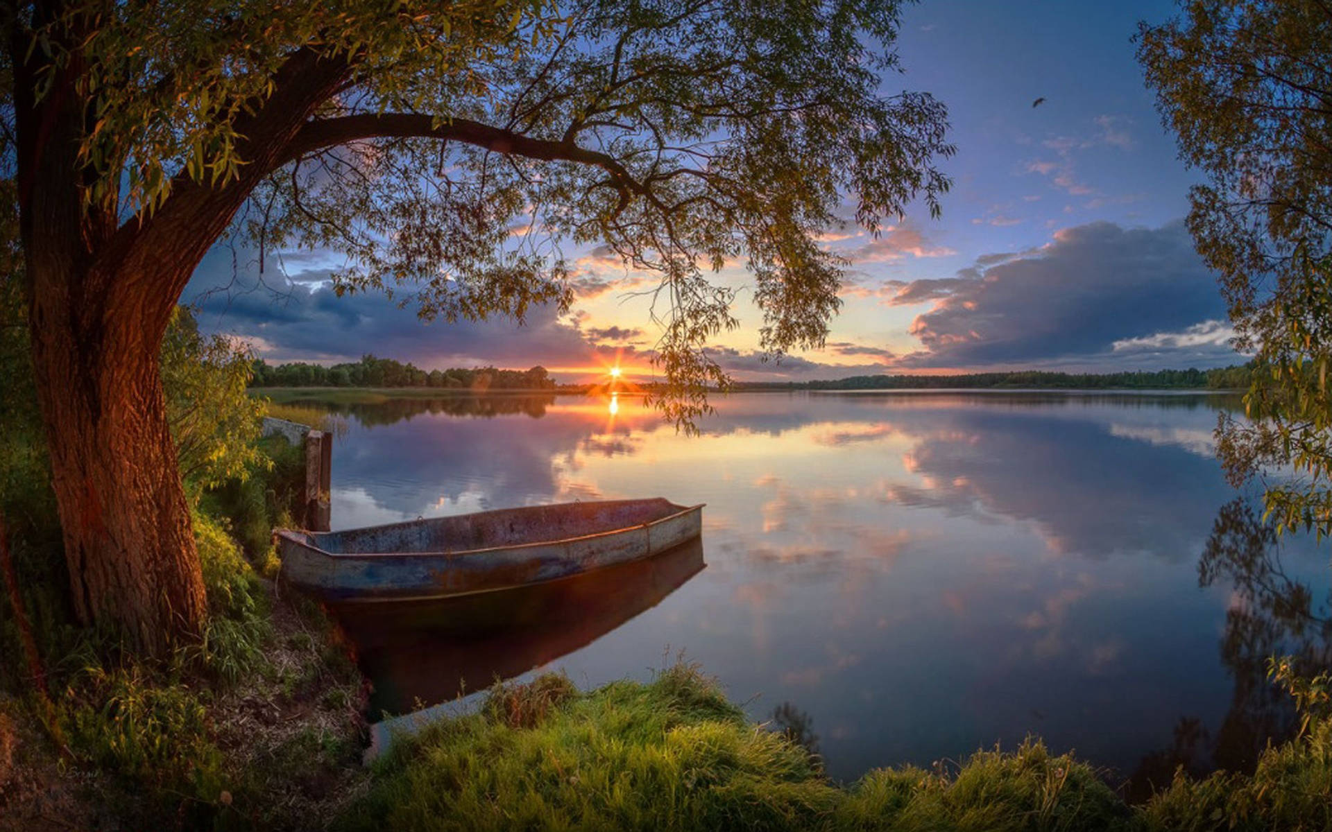 Outdoor Boat And Lake Background