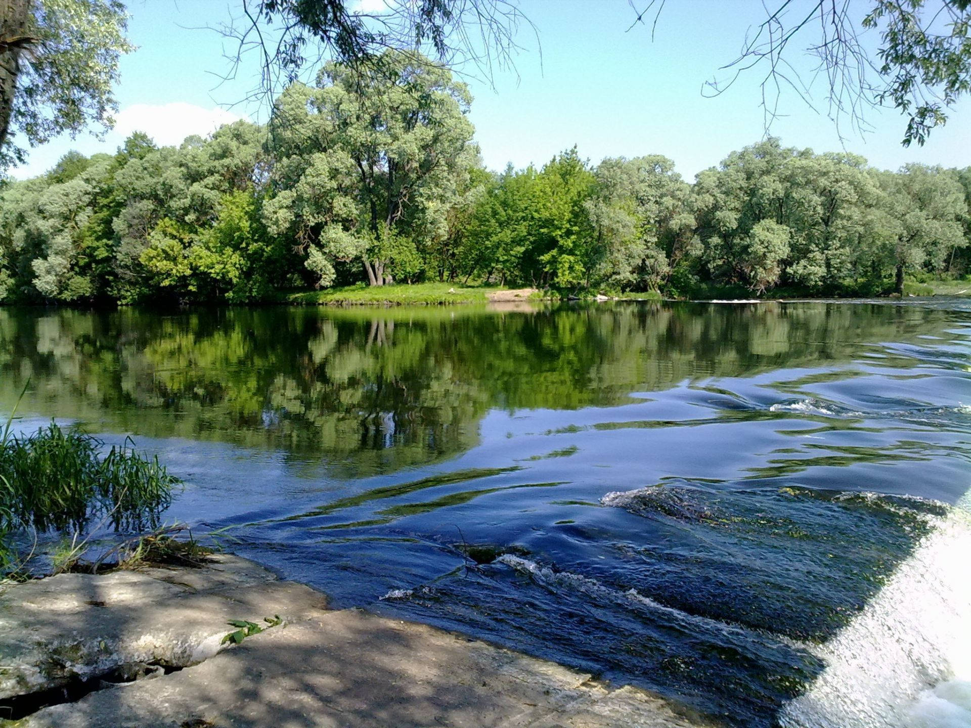 Outdoor River And Weir Background