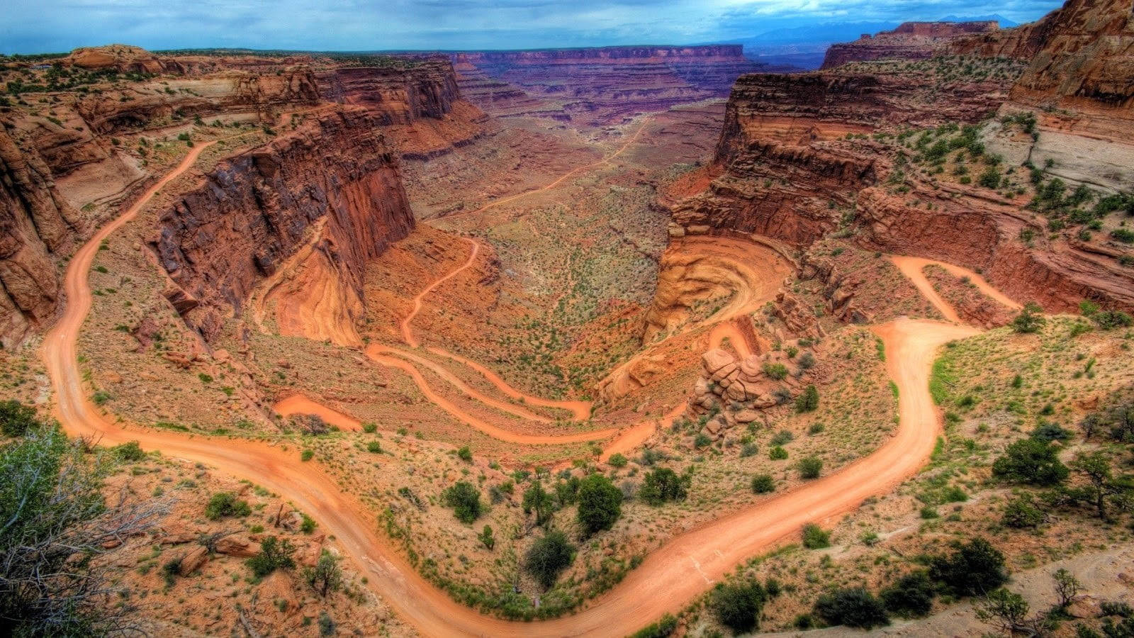 Overhead Trail Of Canyonlands National Park Background