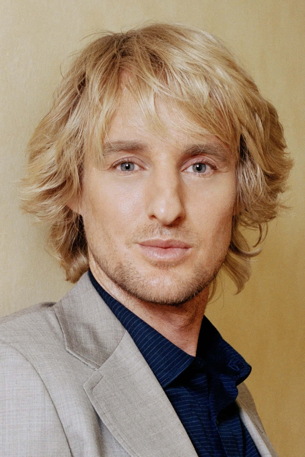 Owen Wilson Sharing A Moment Of Joy. Background