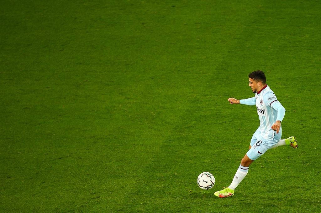 Pablo Fornals Alone