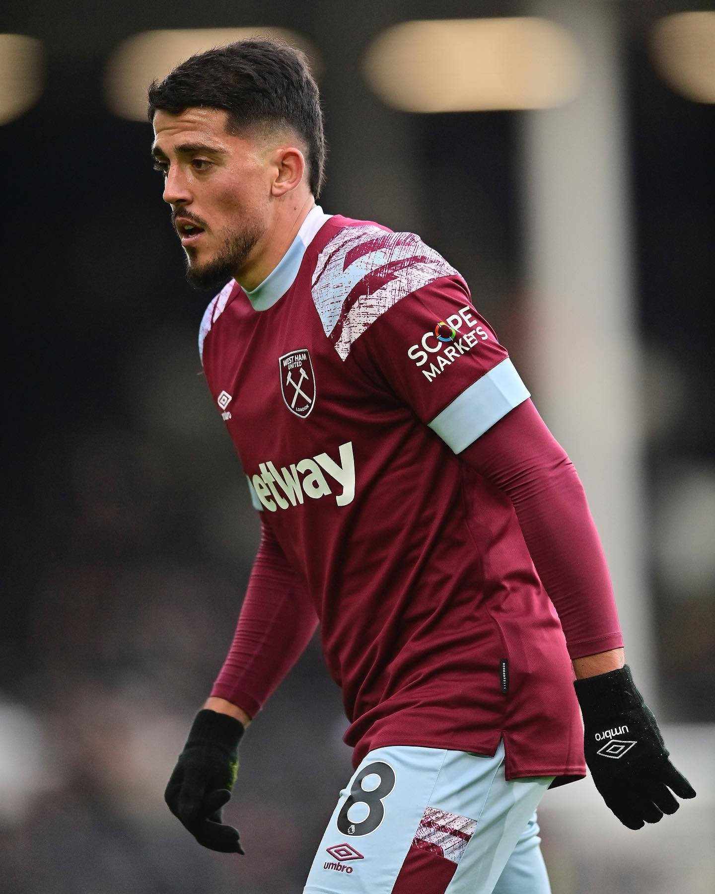 Pablo Fornals Maroon 8