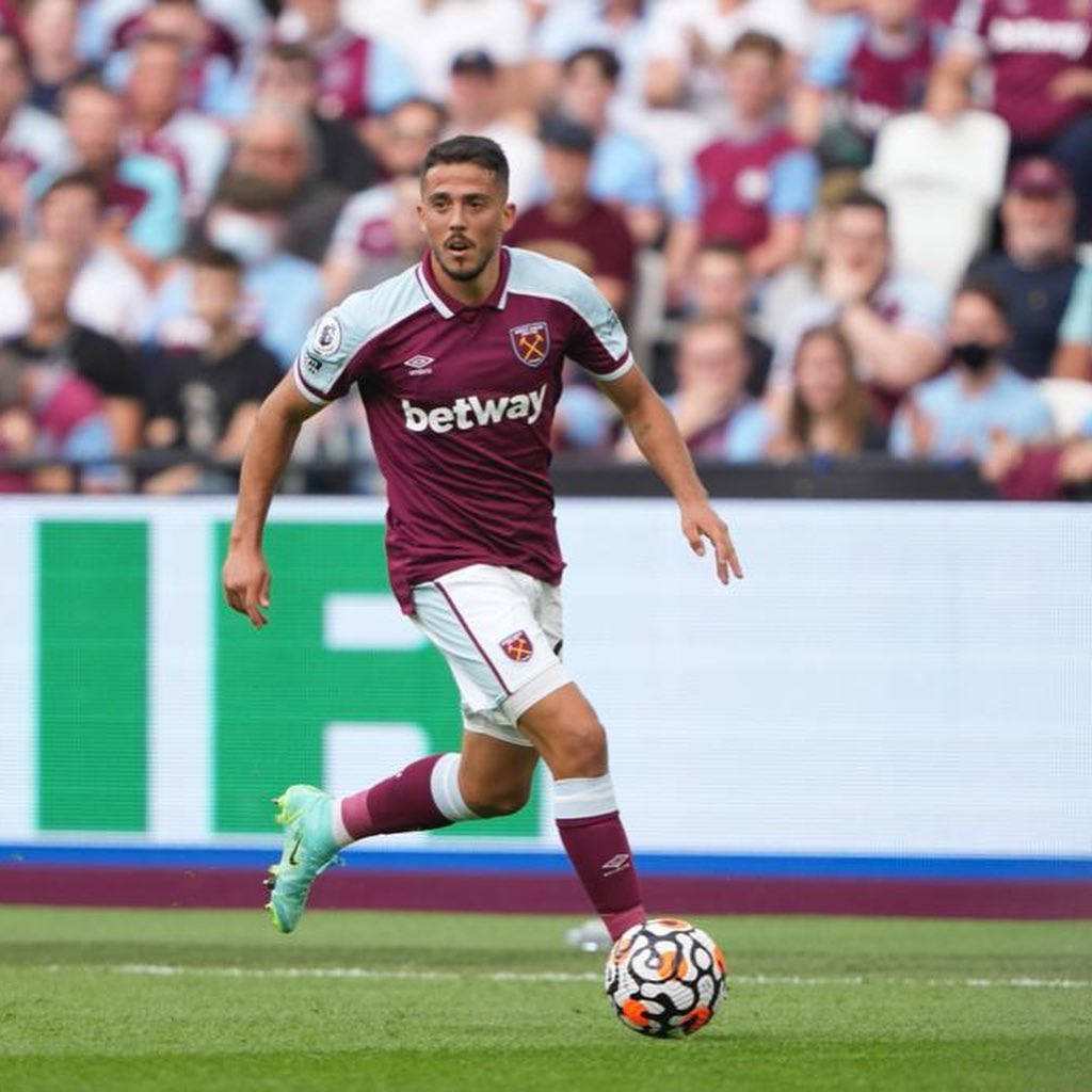 Pablo Fornals Maroon Crowd