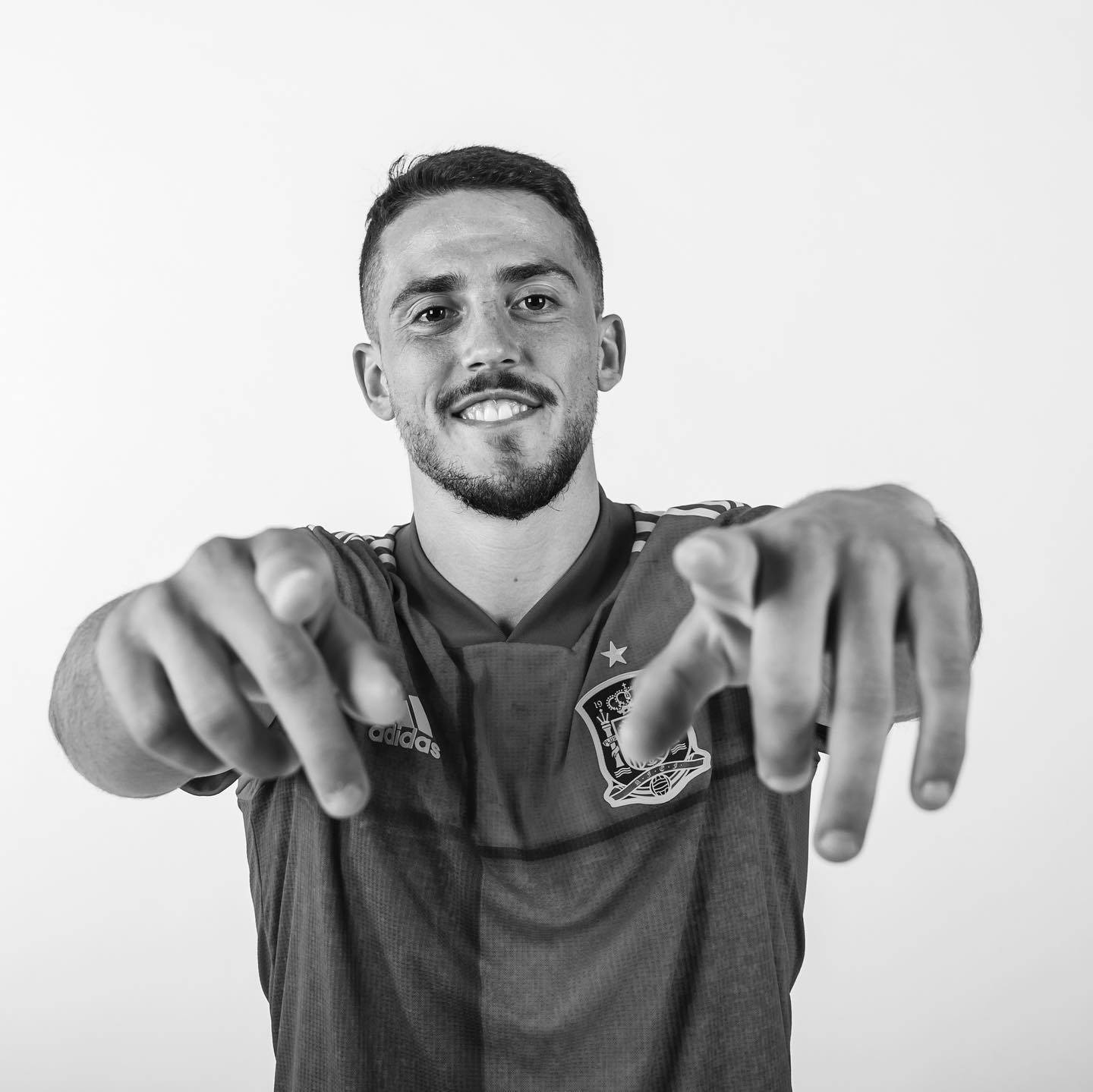 Pablo Fornals Monochrome Background