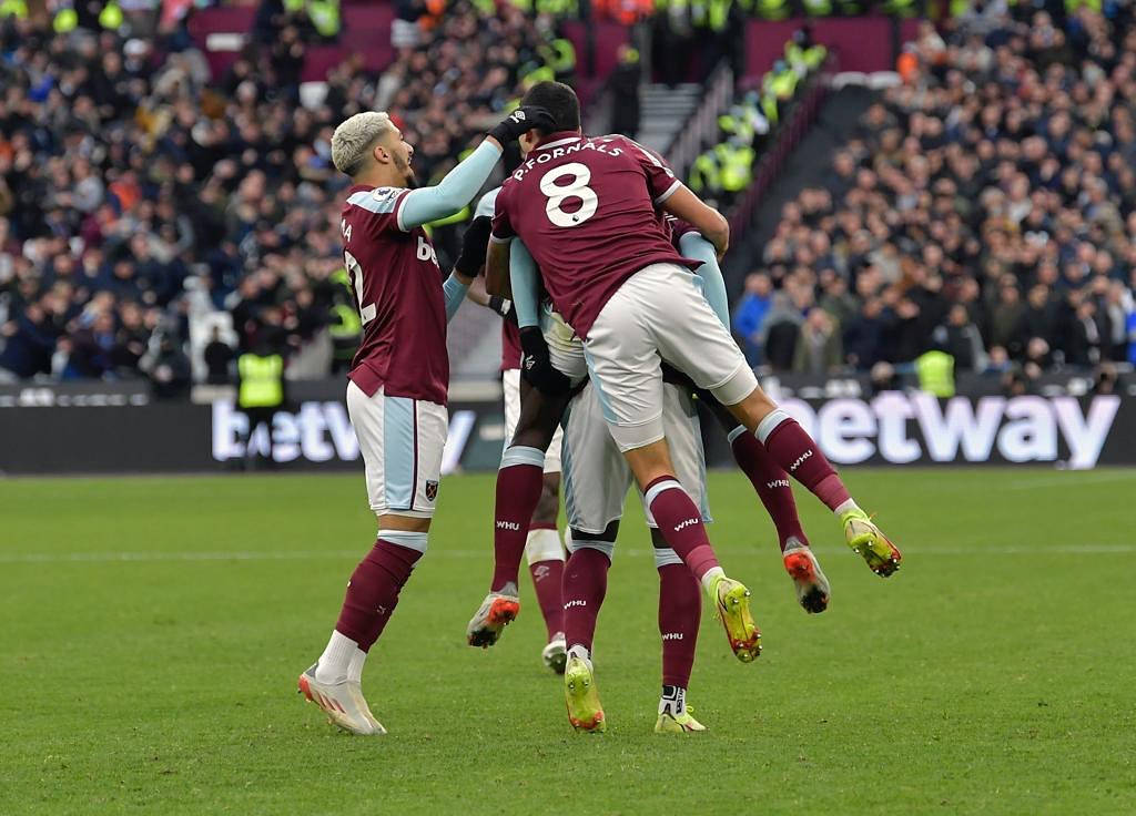 Pablo Fornals Tackle