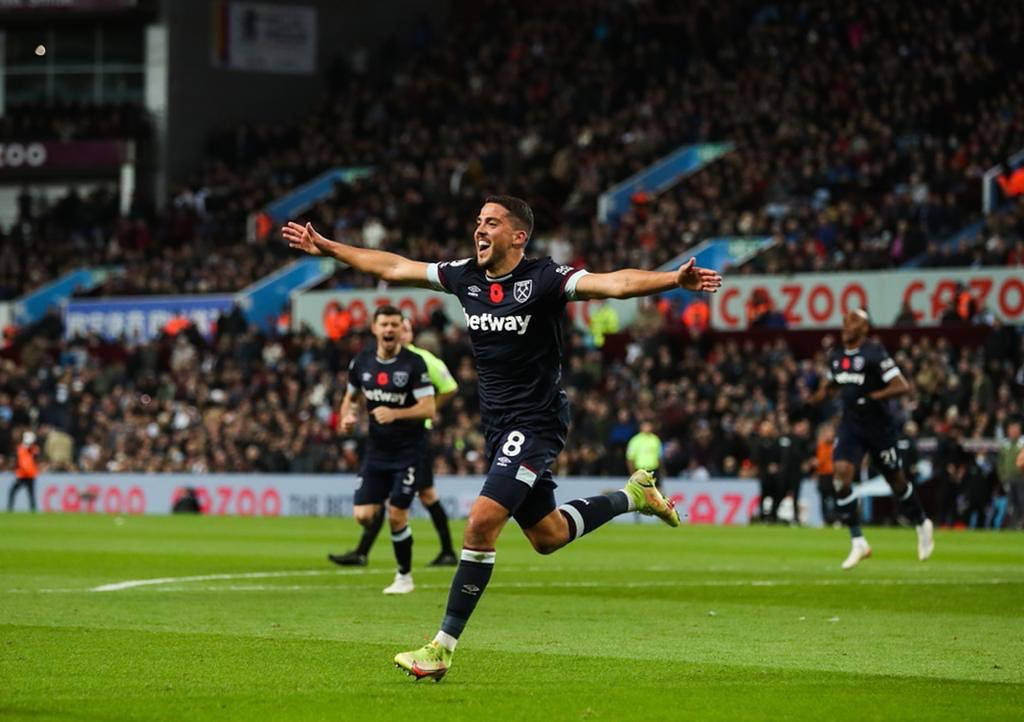 Pablo Fornals Triumphantly Celebrates On The Field.