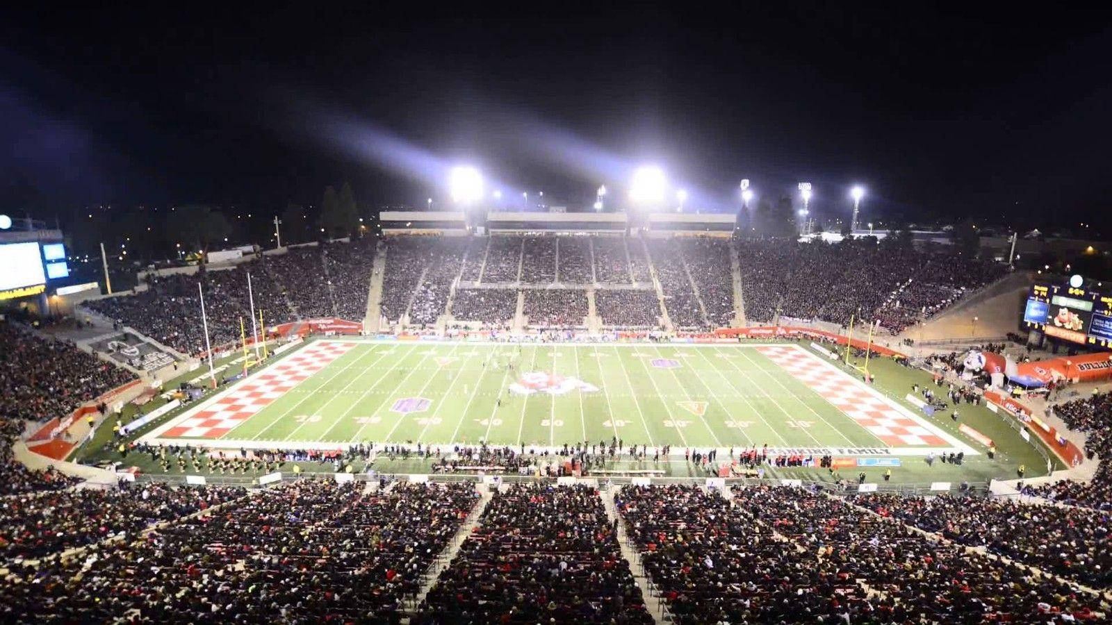 Packed Bulldog Stadium In Fresno Background