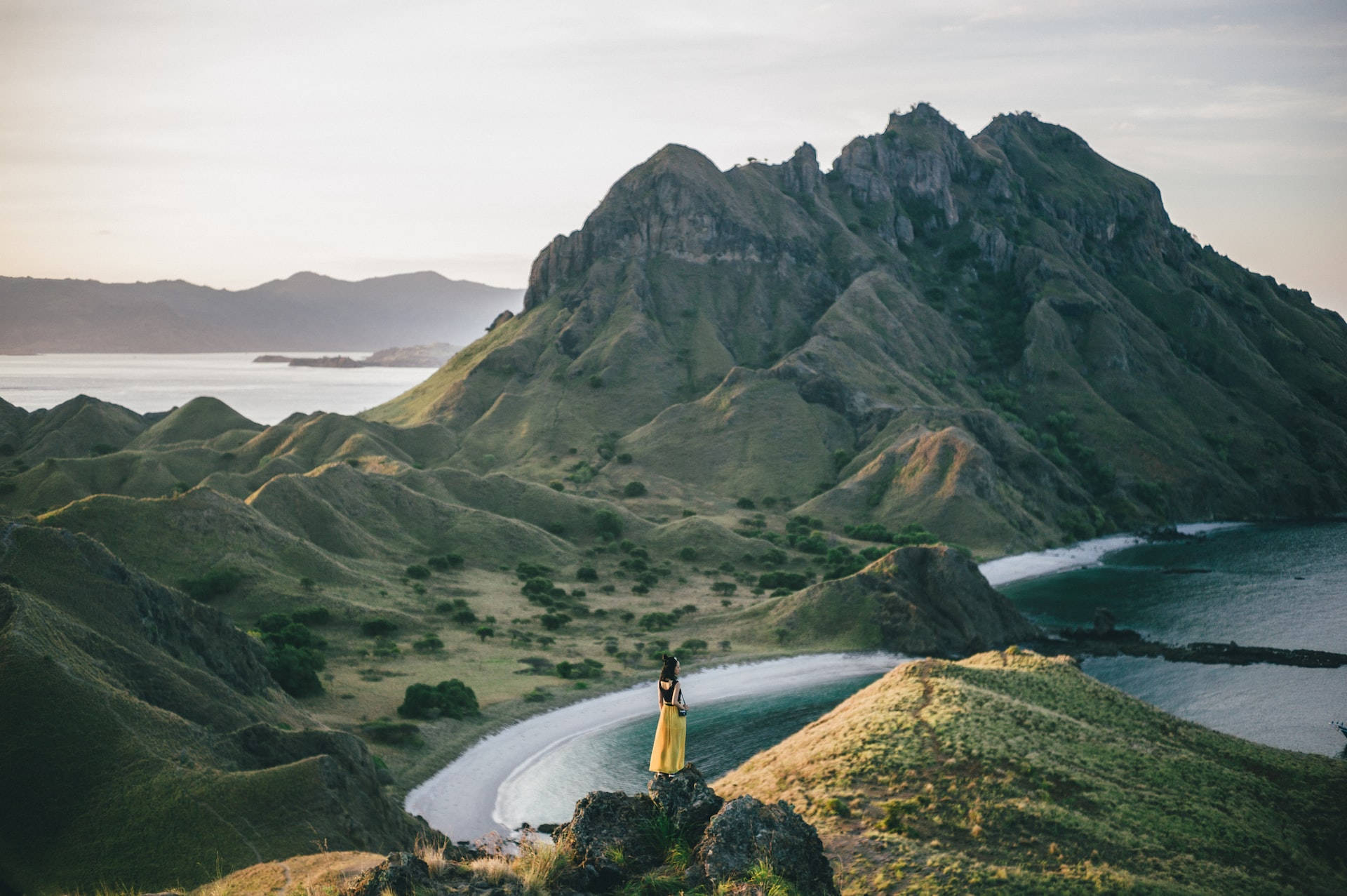 Padar Island And Mountain Macbook Background