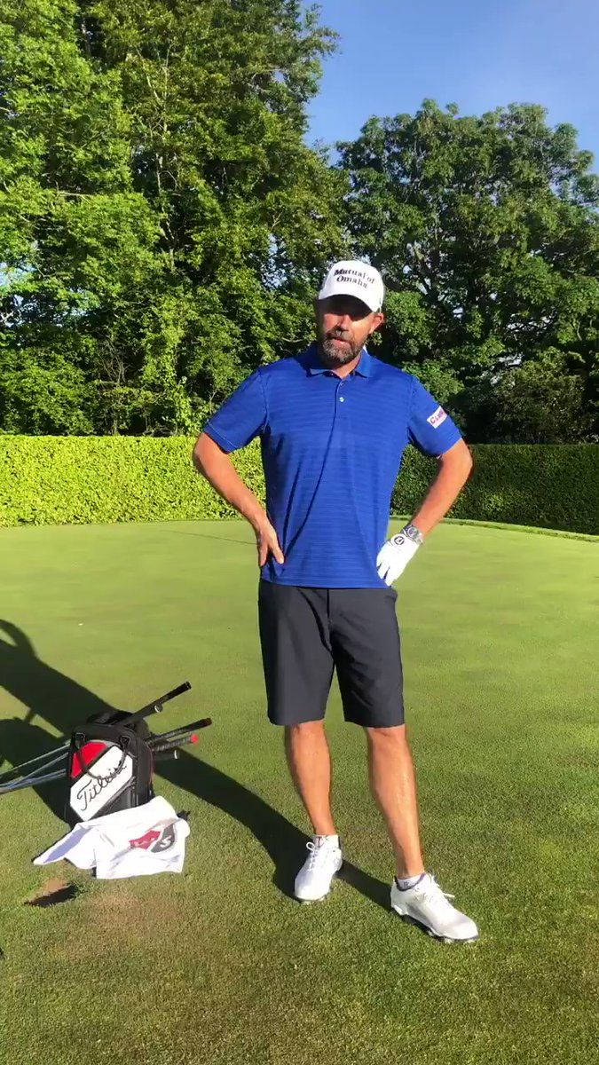 Padraig Harrington Hands On Hips Background