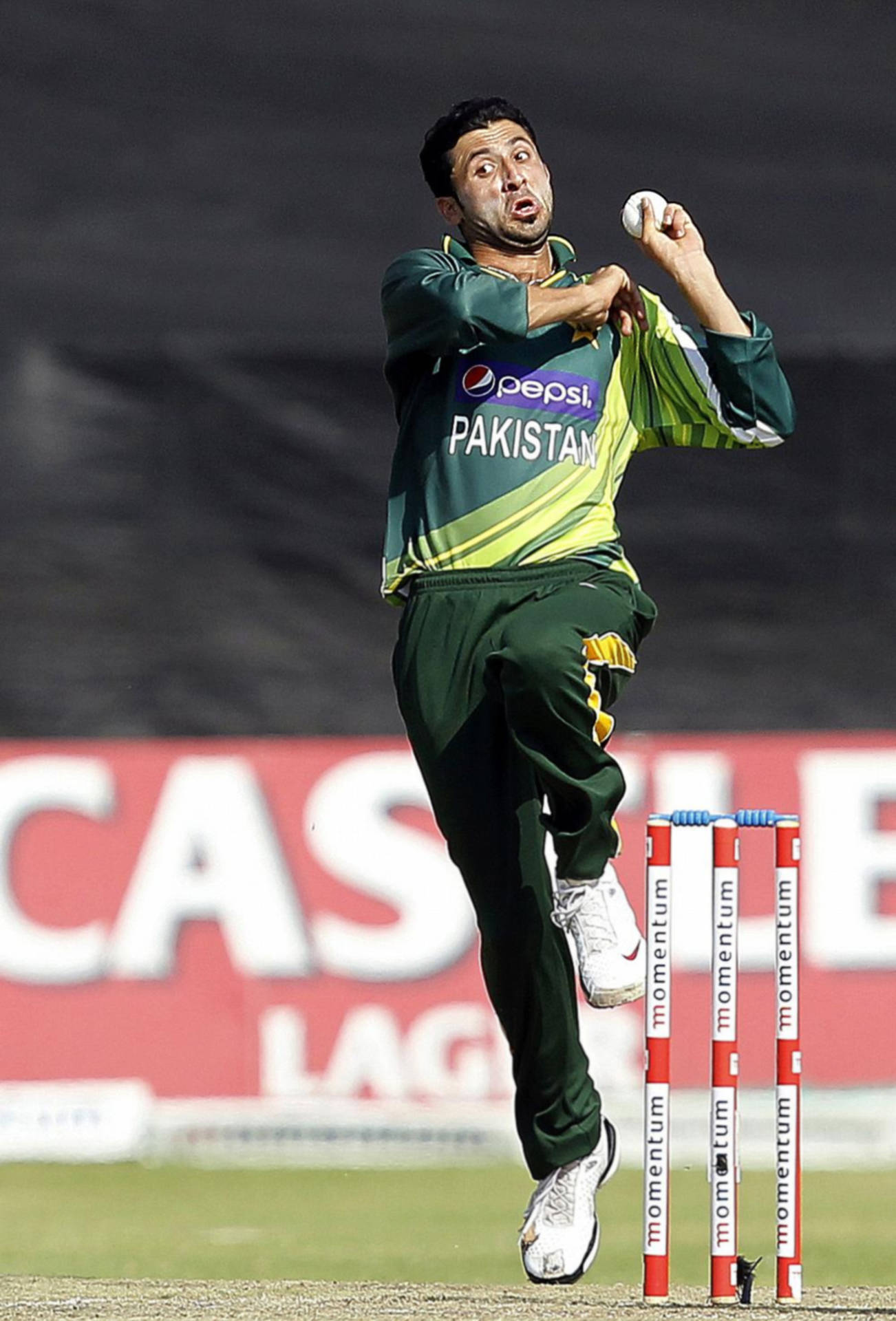 Pakistan Cricket Bowler Junaid Khan Background