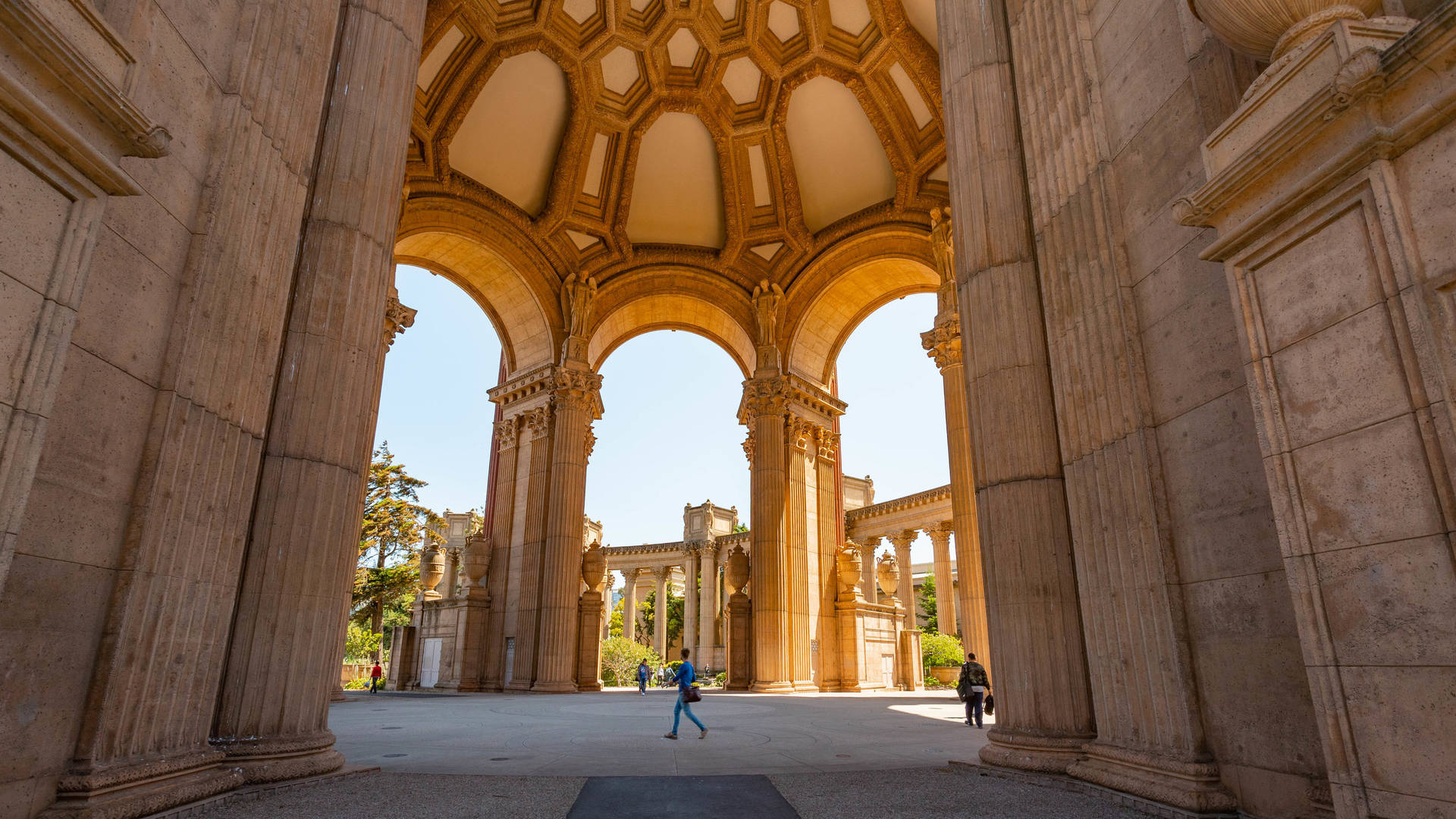 Palace Of Fine Arts Entrance Background