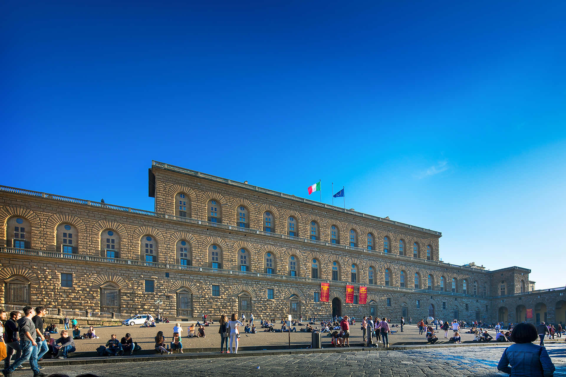 Palazzo Pitti Tourists