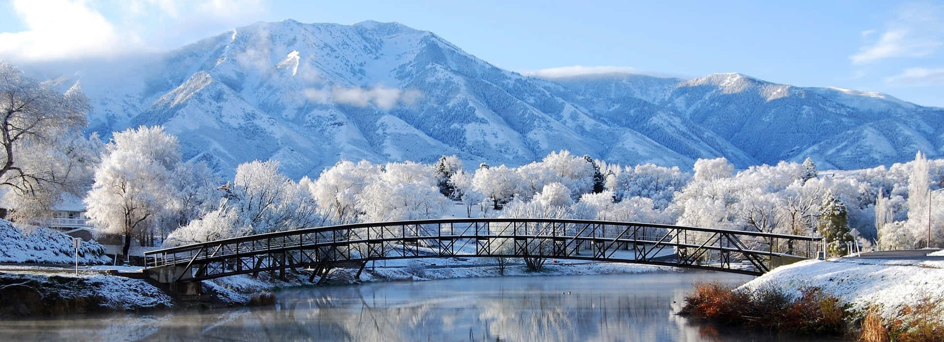 Panoramic Mountain Winter Scenery Desktop Background