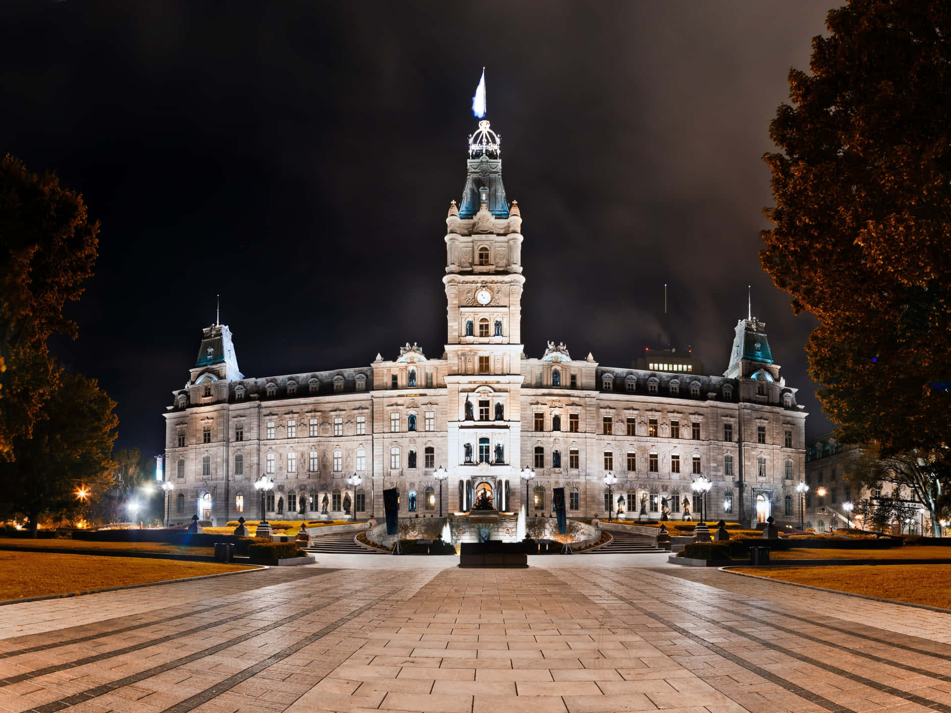 Panoramic Shot Quebec Parliament Buildings Background