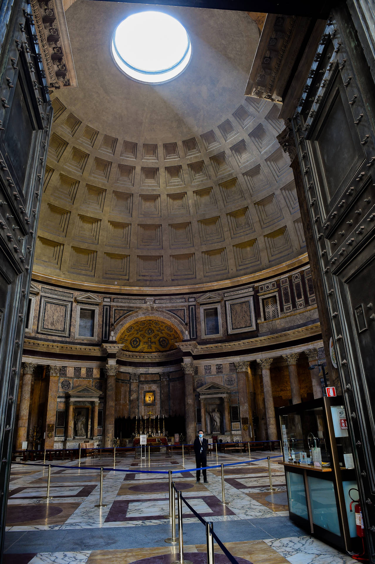 Pantheon Natural Light Background