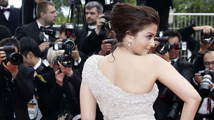 Paparazzi Aishwarya Rai Background