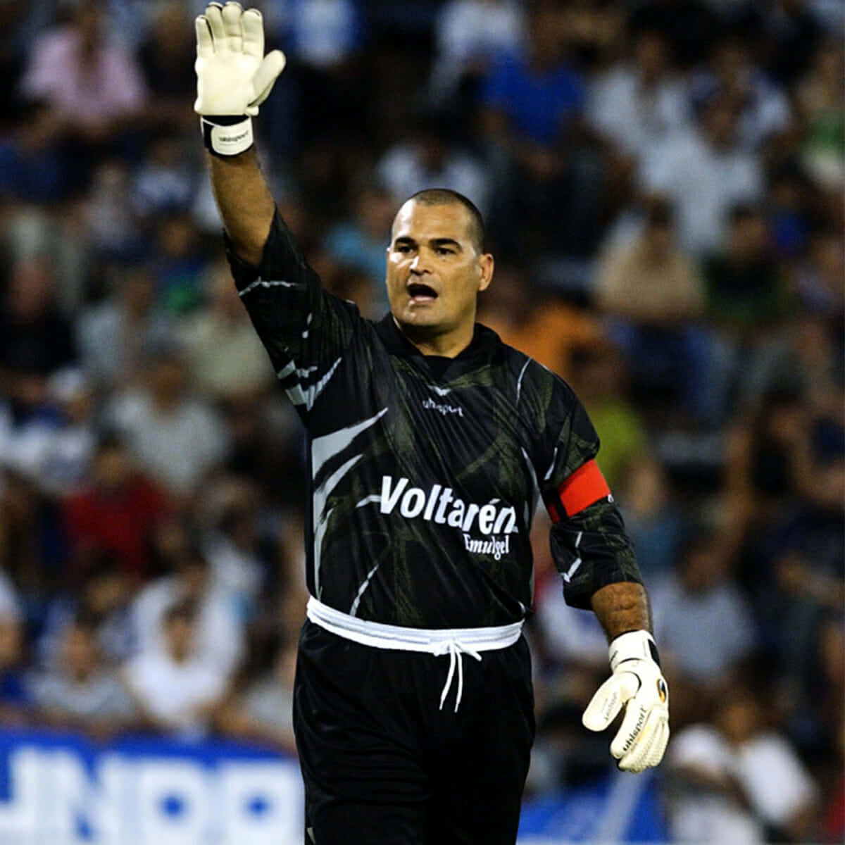 Paraguayan Footballer Jose Luis Chilavert Playing For Velez Sarfield Background