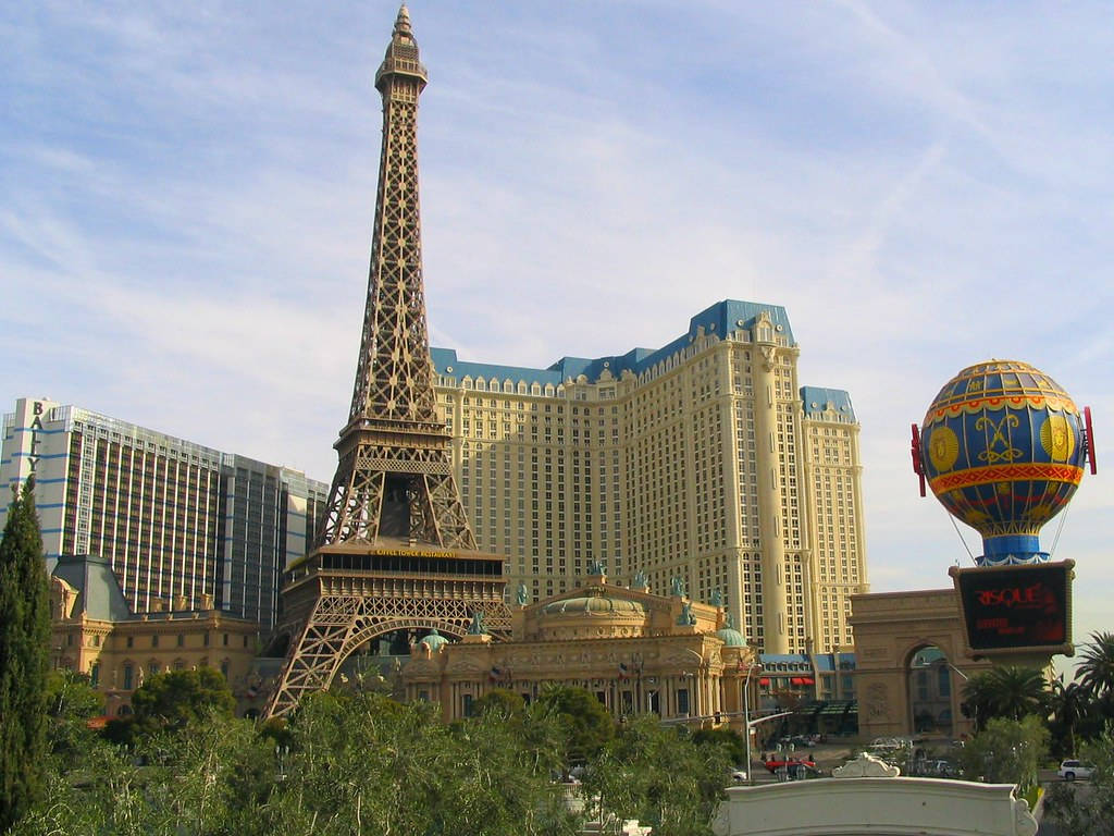 Paris Las Vegas Eiffel Tower And Montgolfier Hot Air Balloon