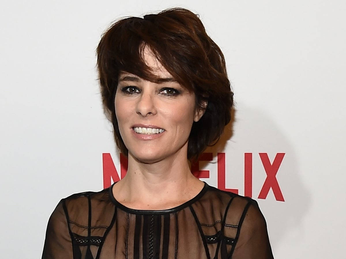 Parker Posey Lost In Space Netflix Background