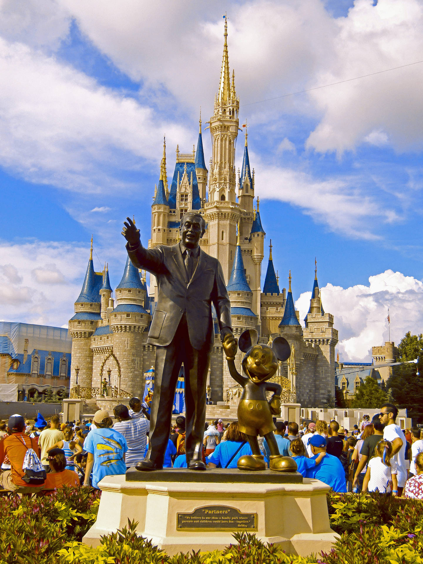 Partners Statue Cinderella Castle Disney World Background