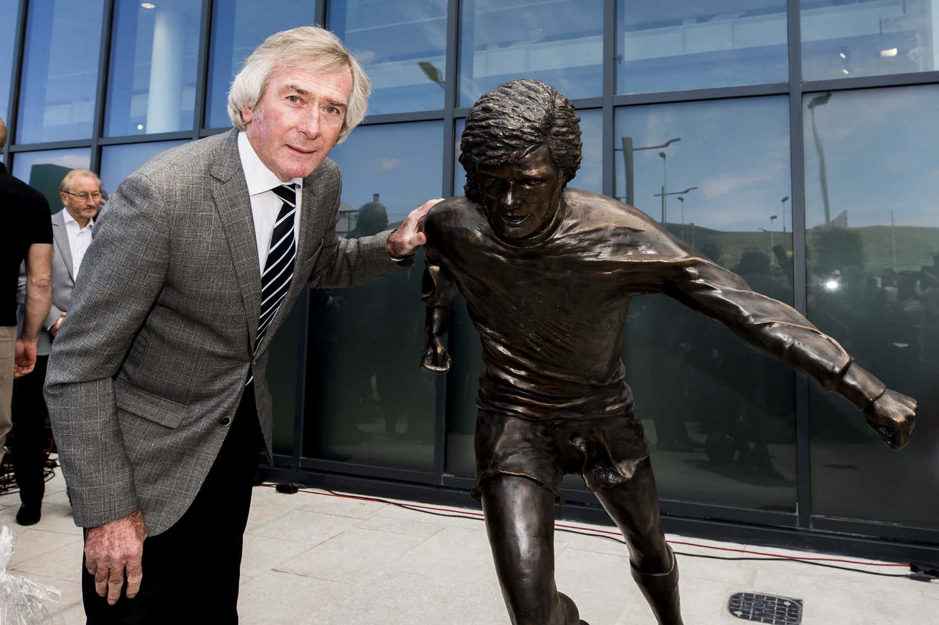 Pat Jennings With George Best Statue In Belfast Background