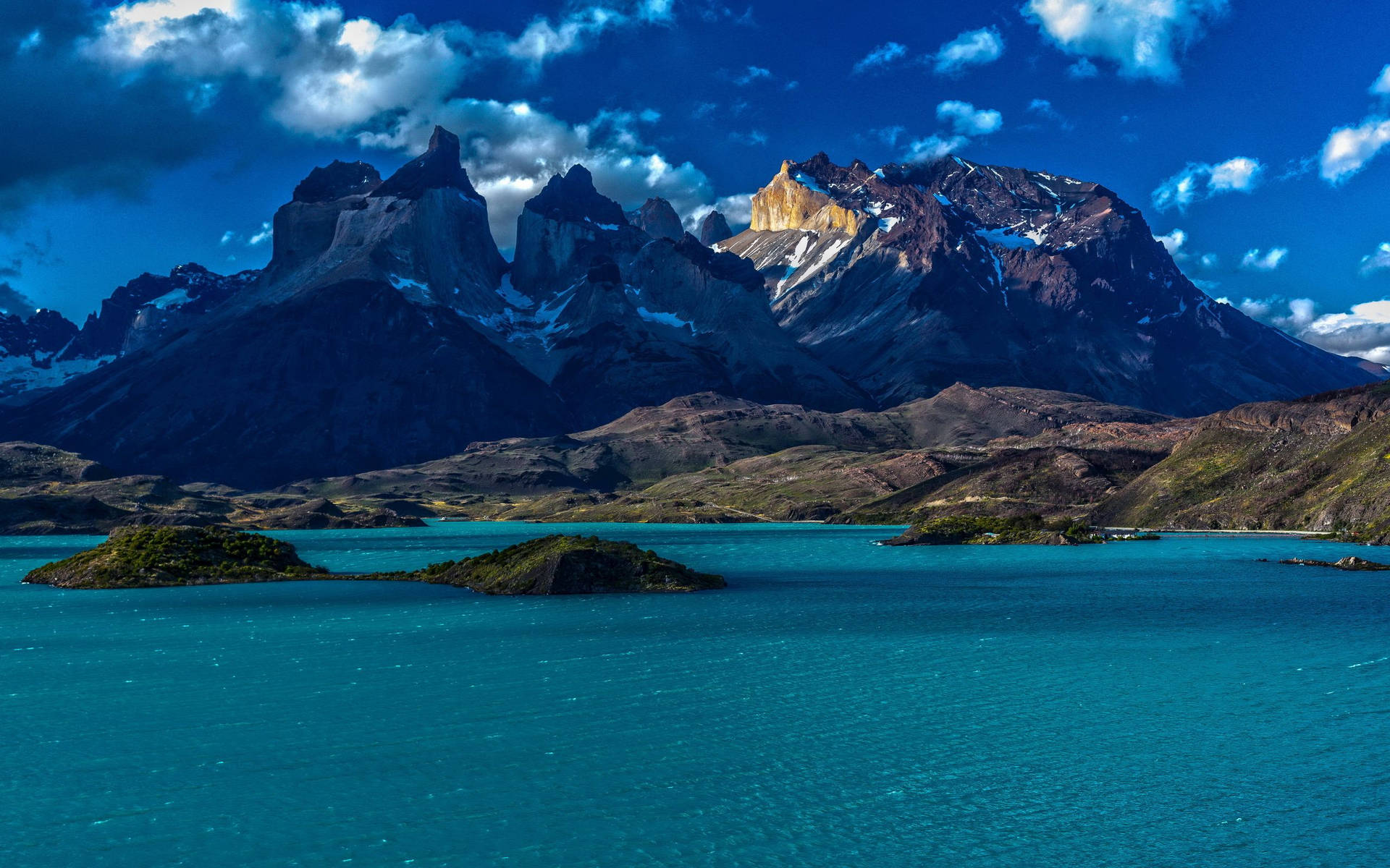 Patagonia Iconic Mountain Range Background