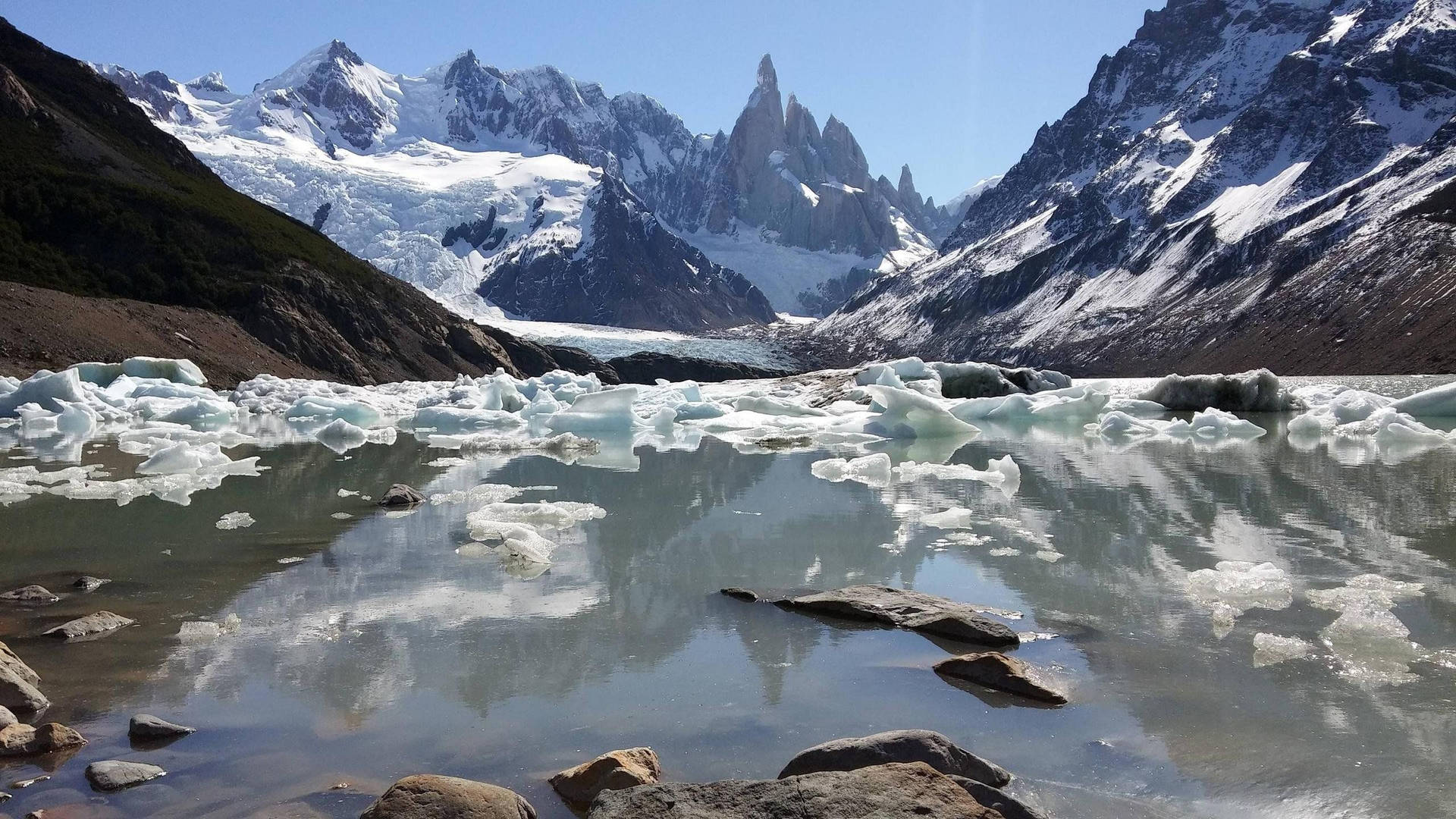 Patagonia Lake Full Of Ice Background