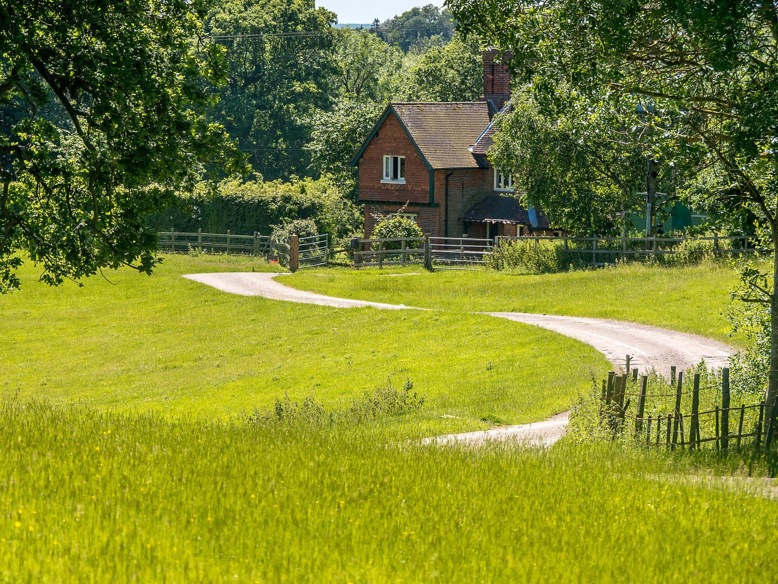 Path Leading To A Farmhouse Desktop Background