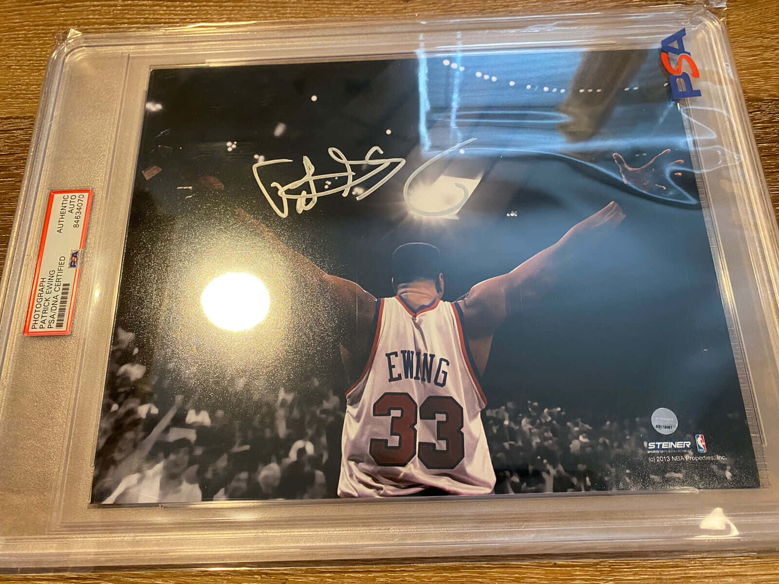 Patrick Ewing Signed Photo Background