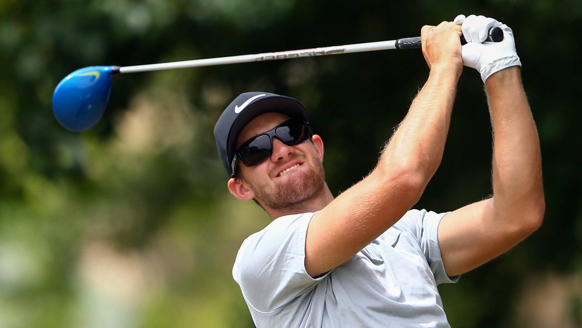 Patrick Rodgers Golfing Pose Background