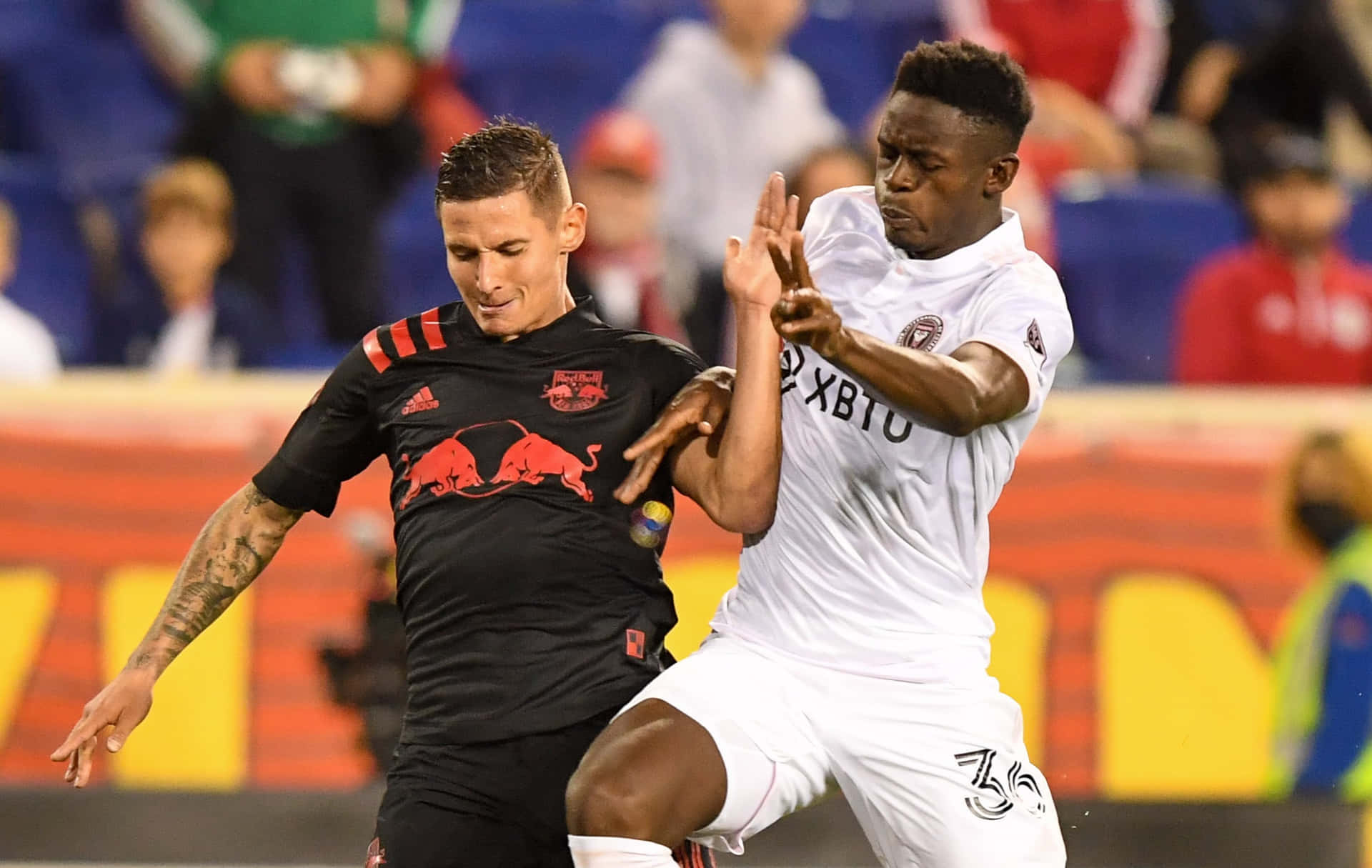 Patryk Klimala Against Akintola David Background