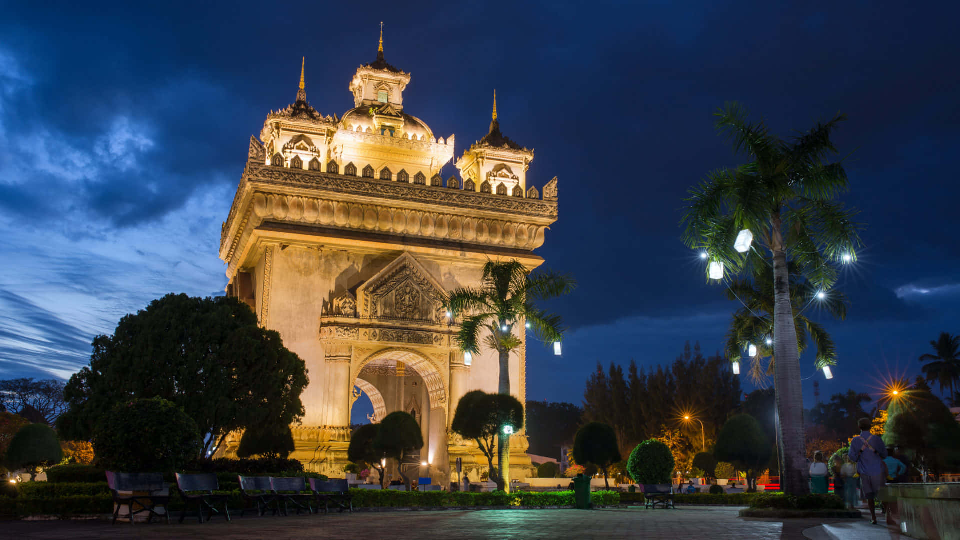 Patuxai In Vientiane Background