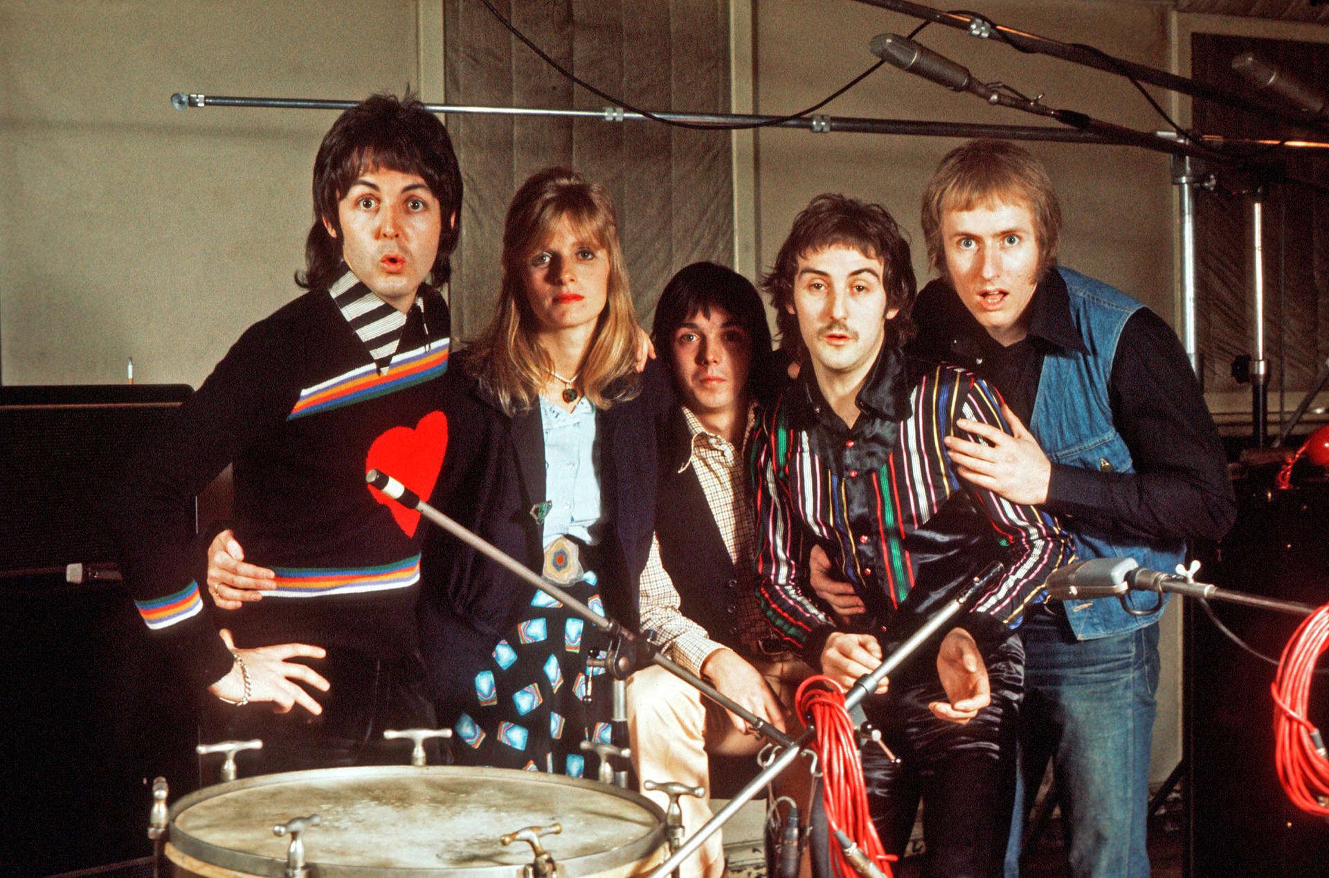 Paul Mccartney And Wings On A Recording Studio