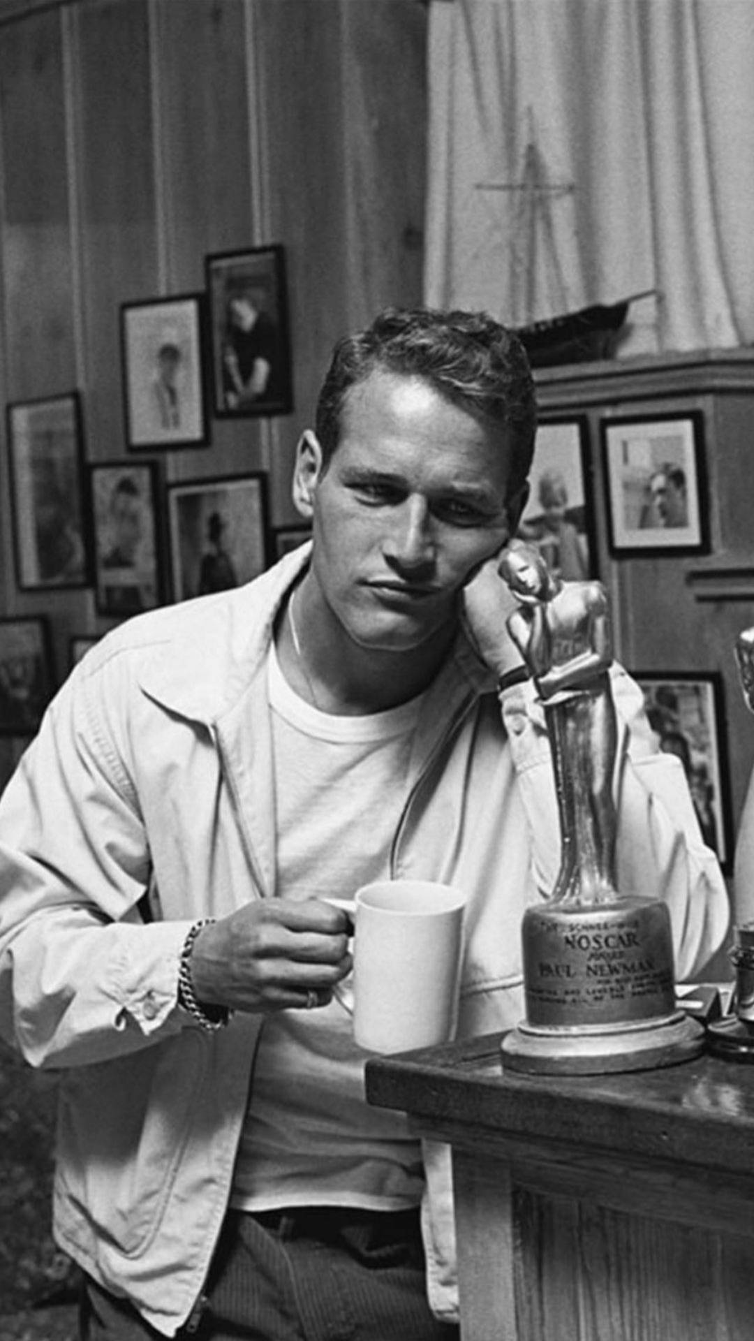 Paul Newman's Oscar Trophy Background