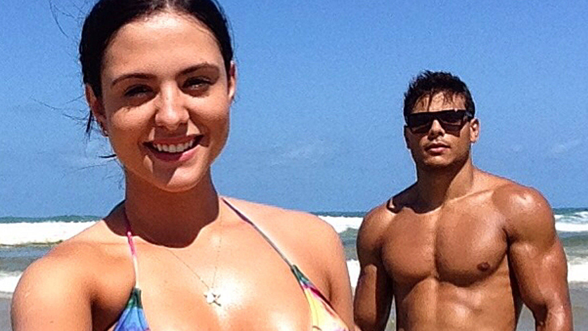 Paulo Costa And Girlfriend Selfie Background