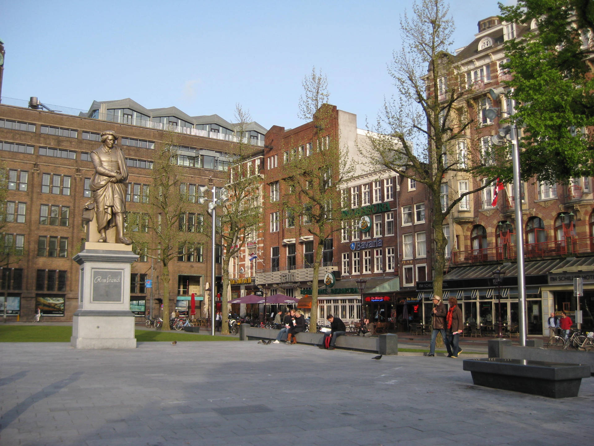 Peaceful Day At Rembrandtplein Amsterdam Background