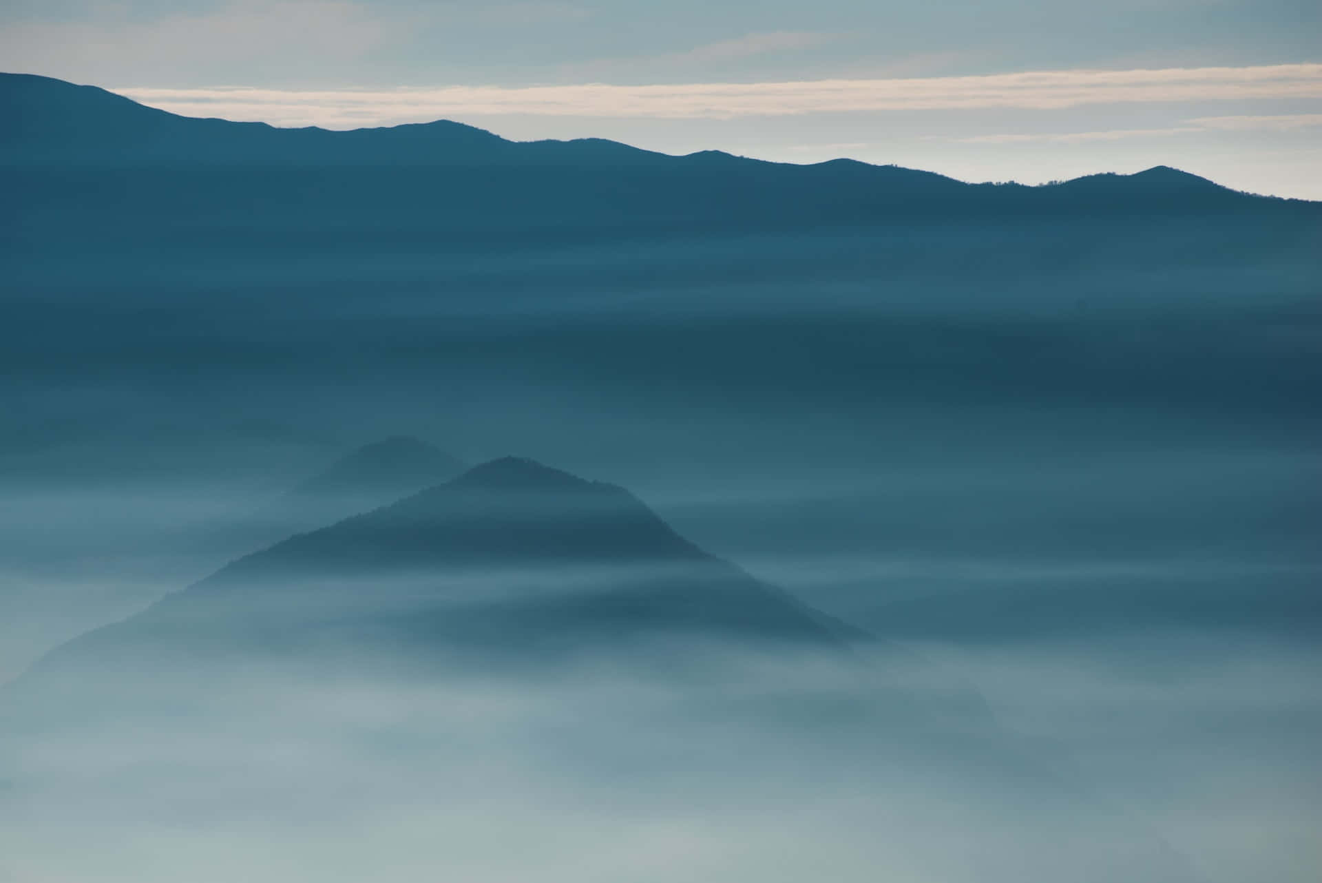 Peaceful Relaxing Blue Mountain Background