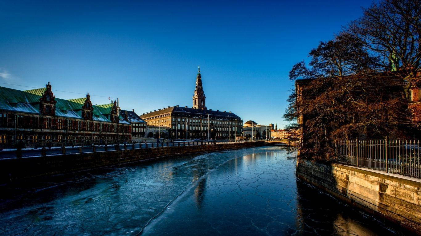 Peaceful View Of Copenhagen Background