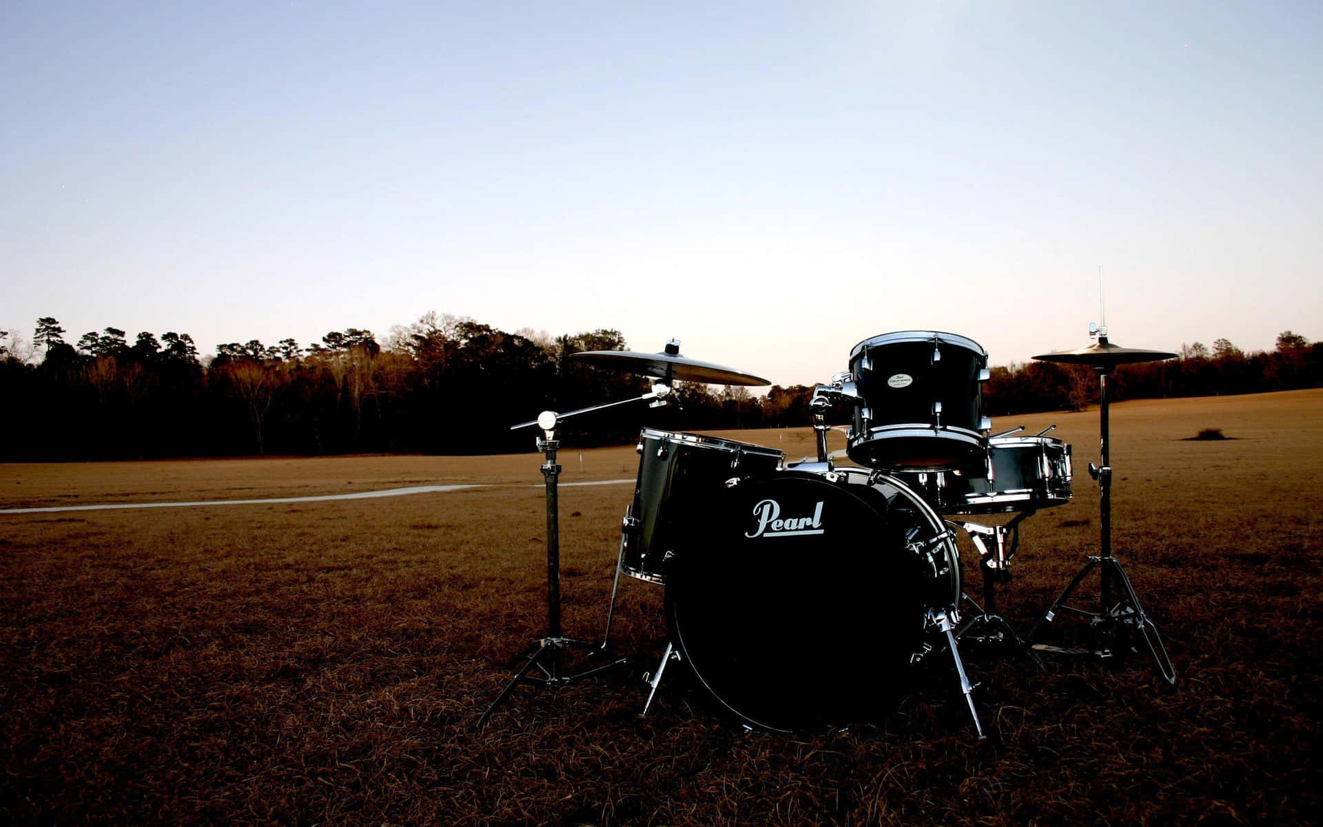 Pearl Drum Set Outdoor Dusk Background