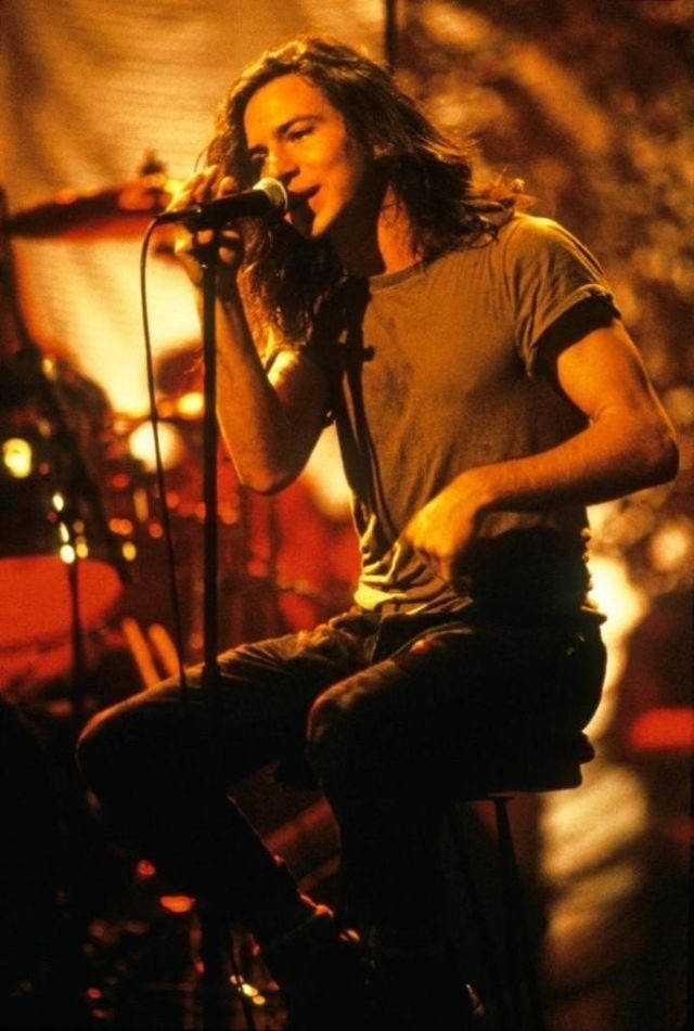 Pearl Jam Rock Band Edddie Vedder Stage Background