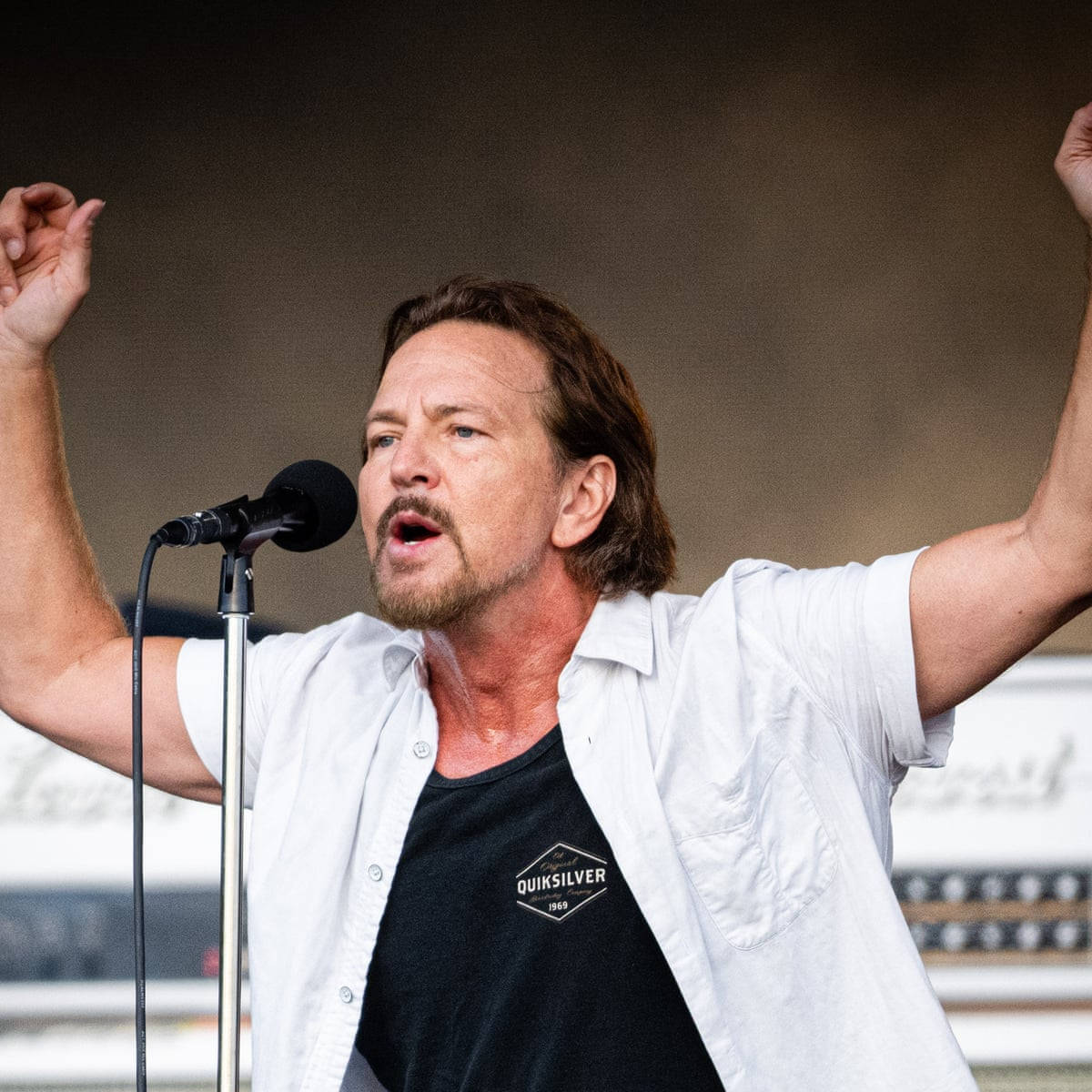 Pearl Jam Rock Band Eddie Vedder Background